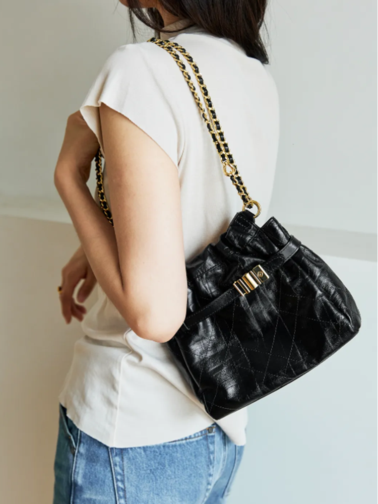 Note Chain Leather Large Hobo Bag